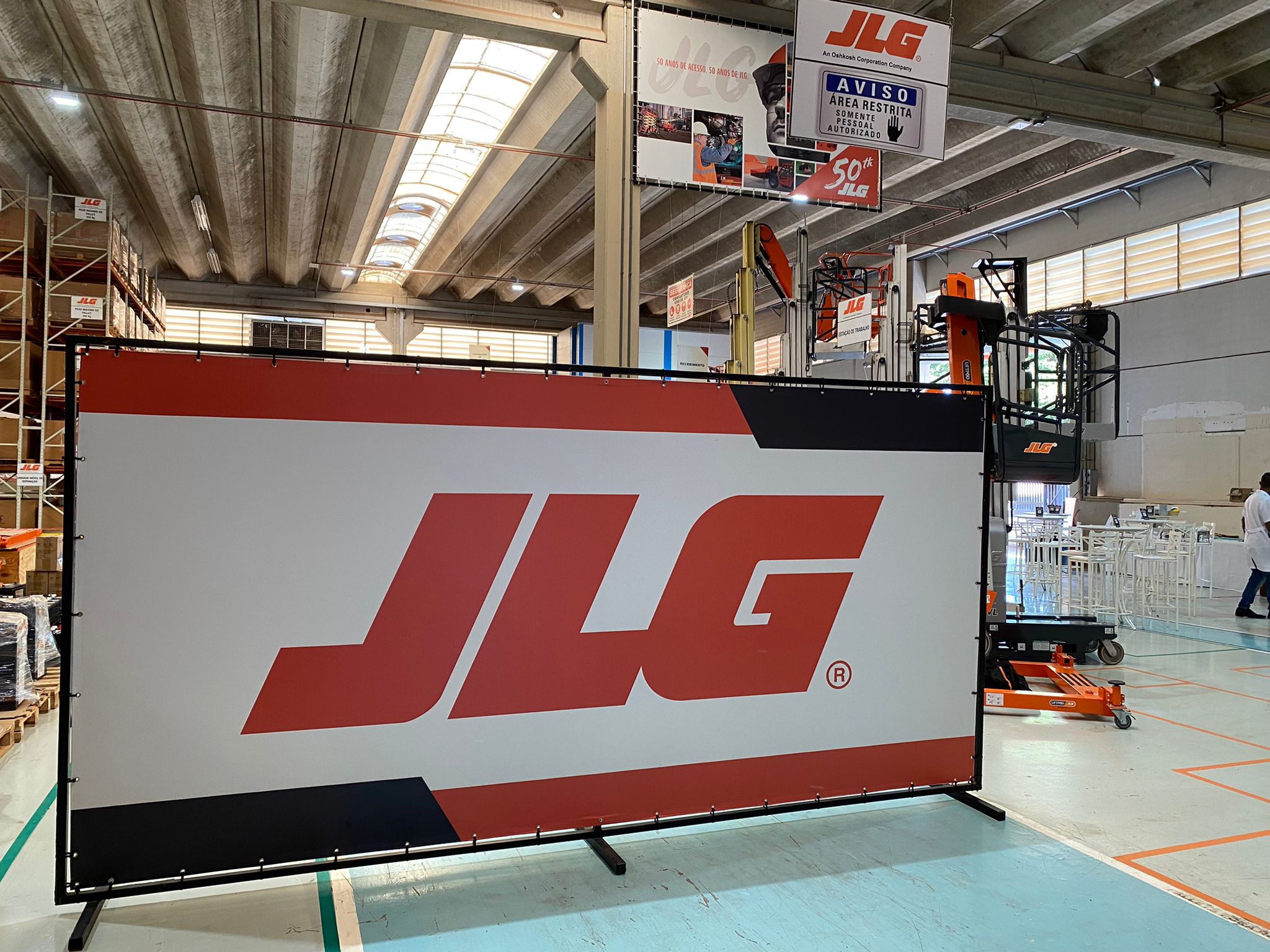 JLG