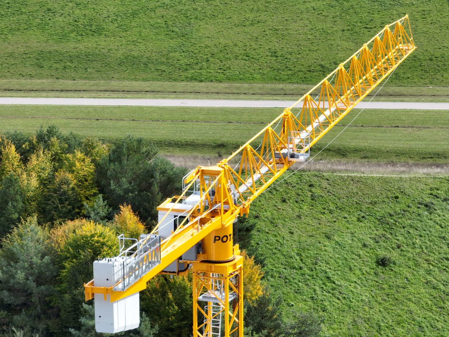manitowoc-presenta-la-gr-a-torre-sin-cabeza-potain-mdt-159-en-bauma