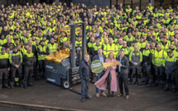 Combilift alcanza las 100,000 unidades